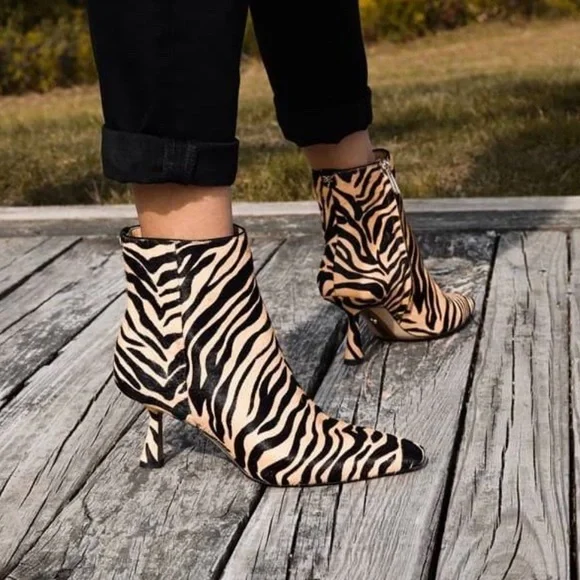 NEW Sam Edelman Samantha Tiger Print Booties - Picture 4 of 4